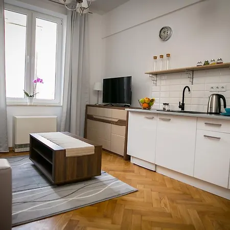 Apartament Rzeszowska 4 *